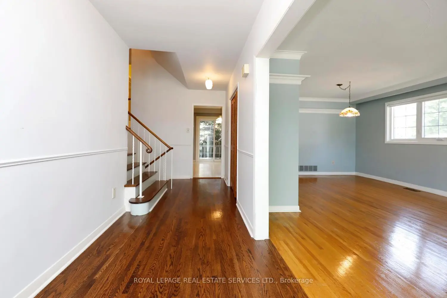 1492 Hillgrove Road photo 2