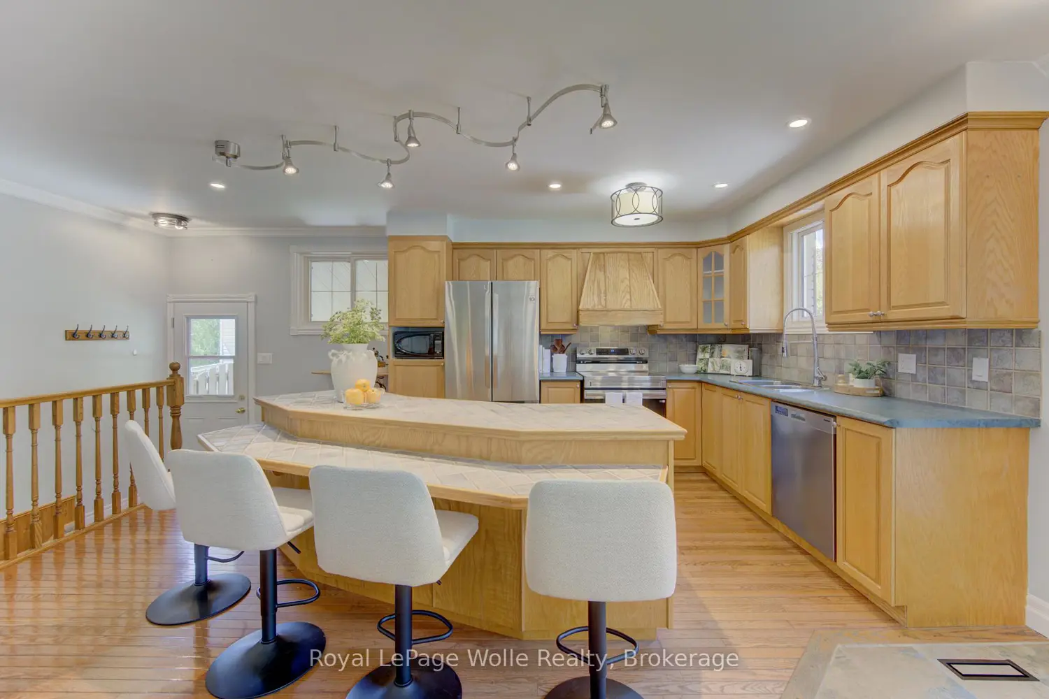 55 Southwood Drive photo 4