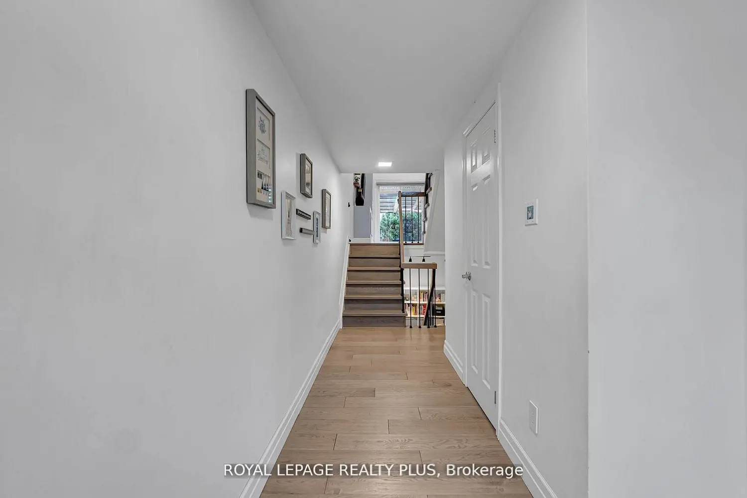 1755 Rathburn Road 20 photo 4