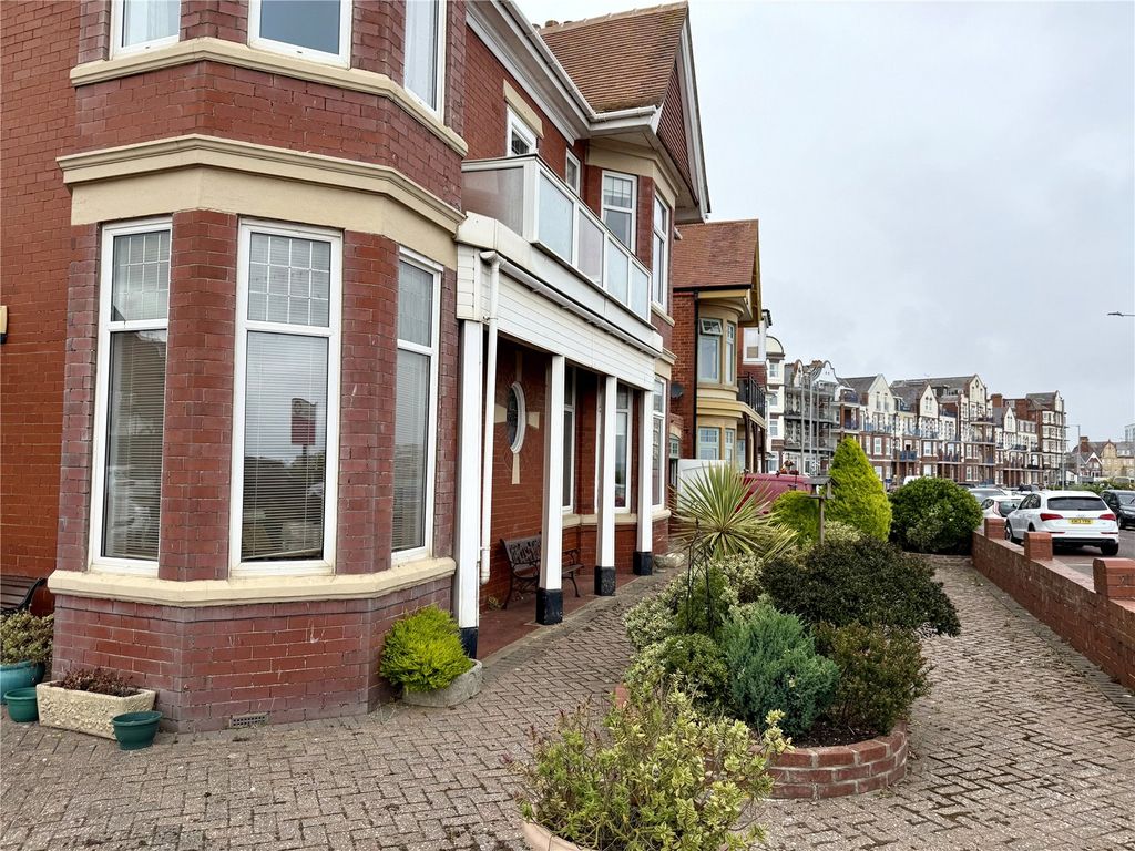 3 bed flat for saleSummerfield Road, Bridlington, East Yorkshire YO15