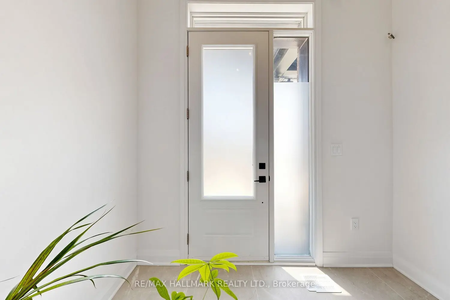16 Vern Robertson Gate