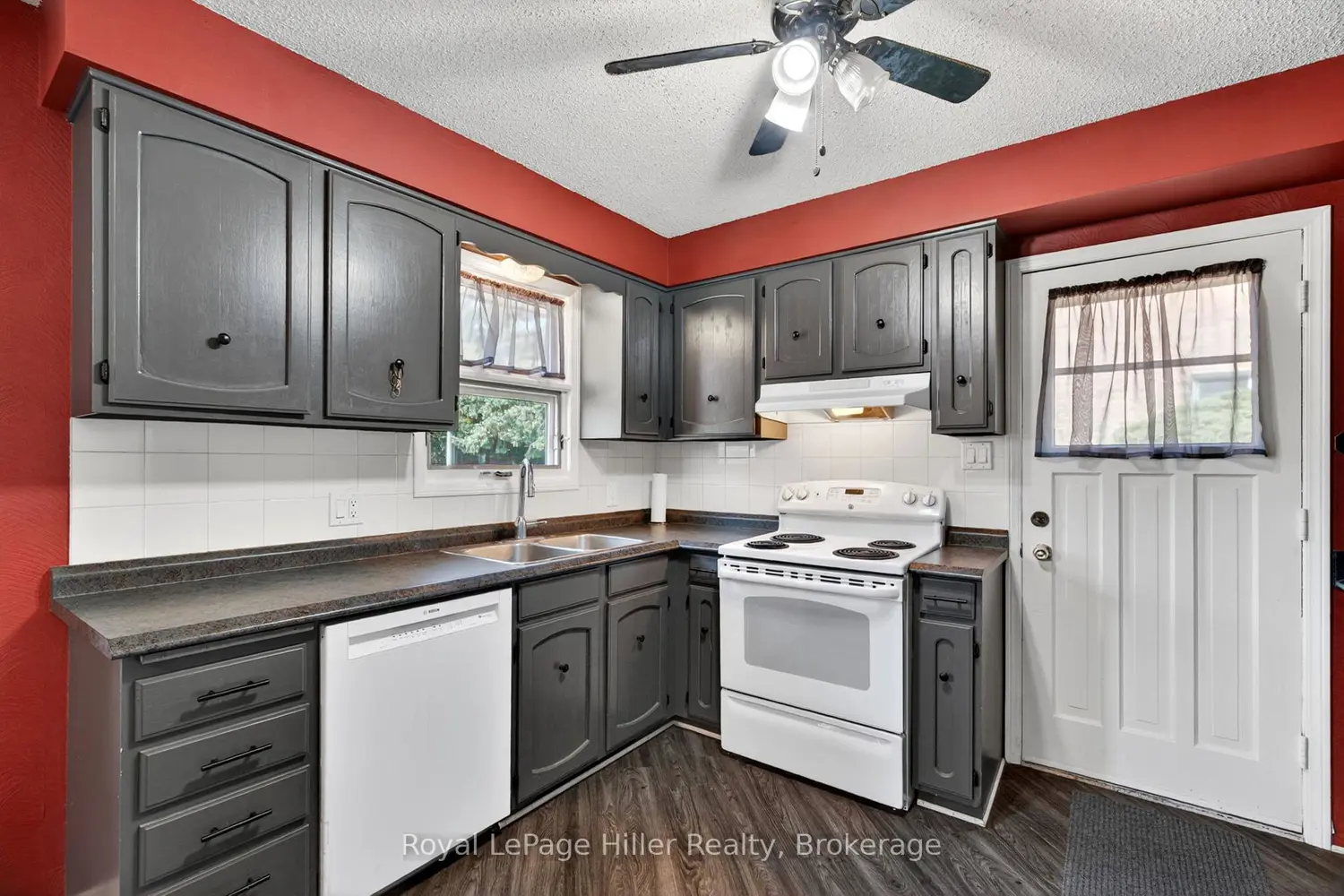 27 Greenwood Drive photo 4