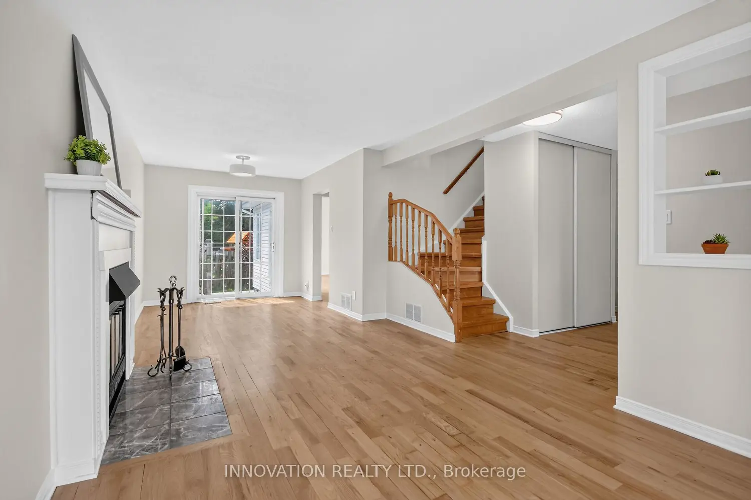 85 Hewitt Way photo 2