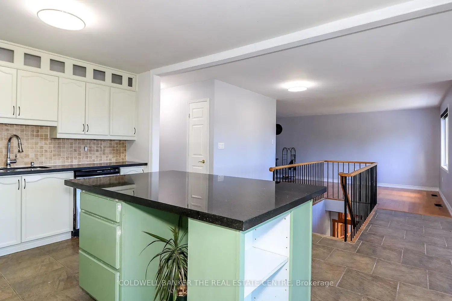 1842 Simcoe Boulevard photo 4