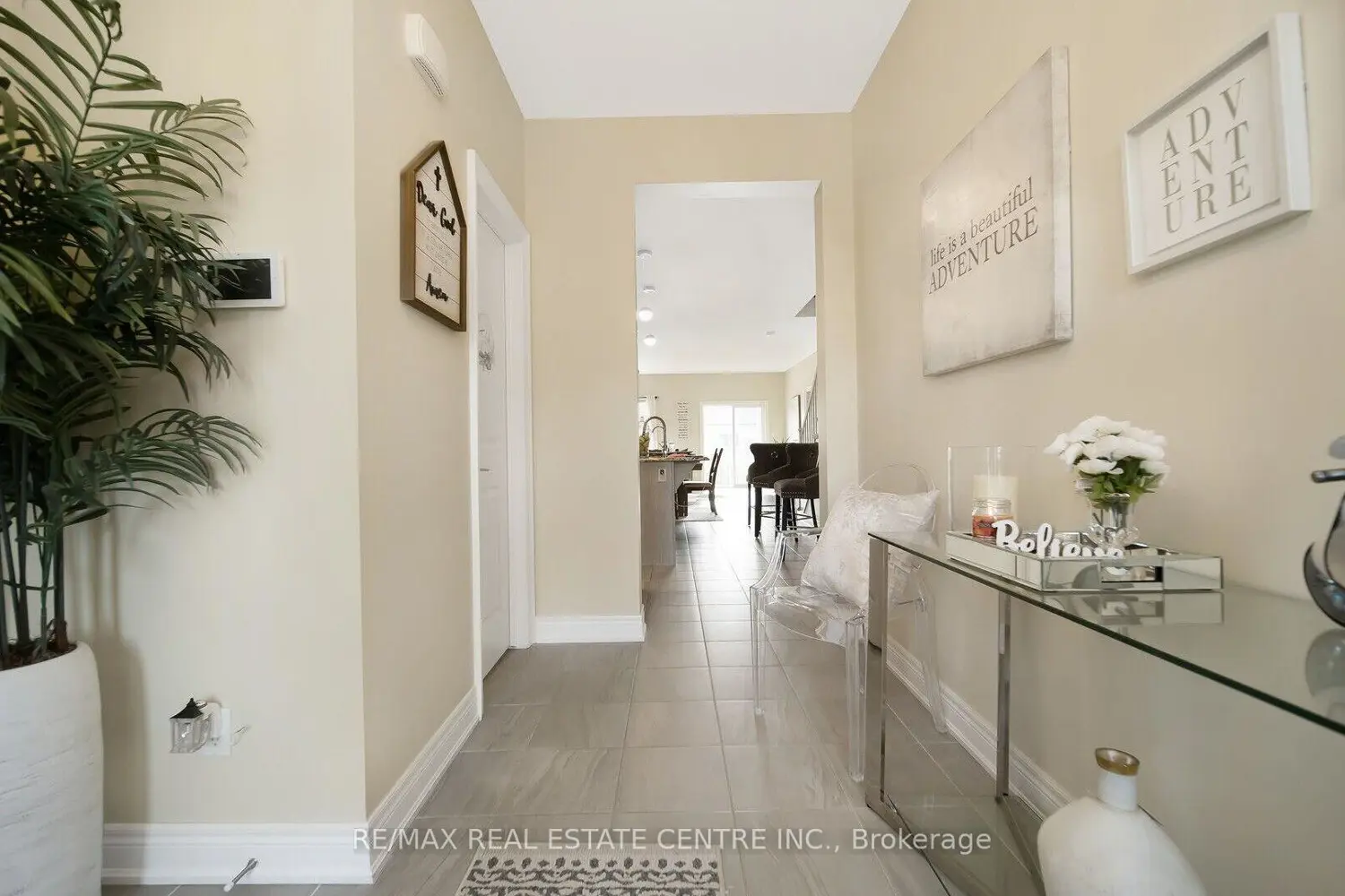 869 Burwell Street photo 4