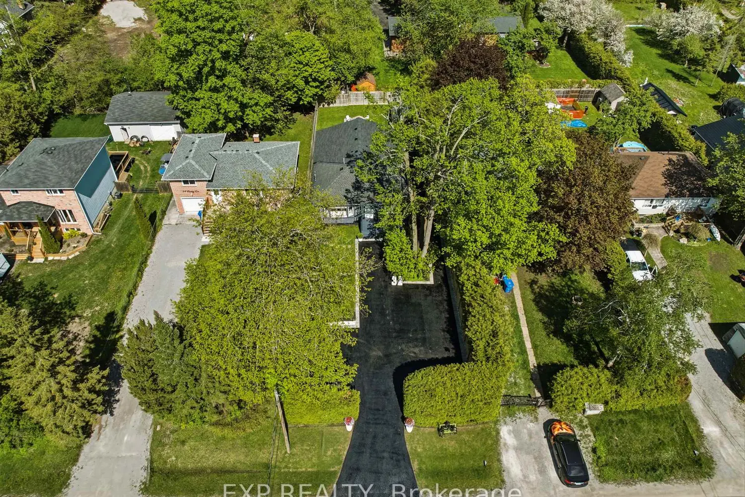 32 Farley Circle photo 2