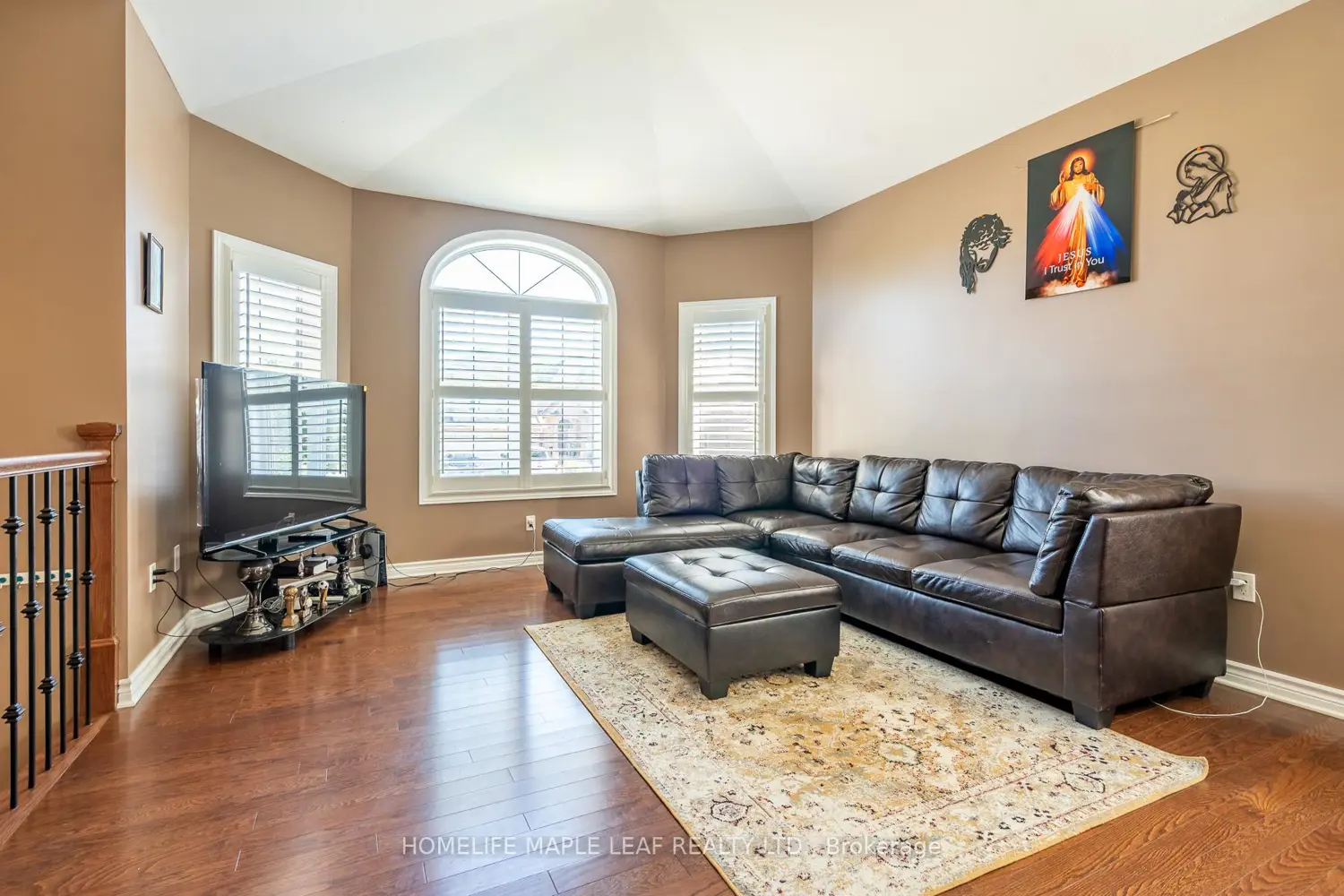 8625 Kelsey Crescent photo 2