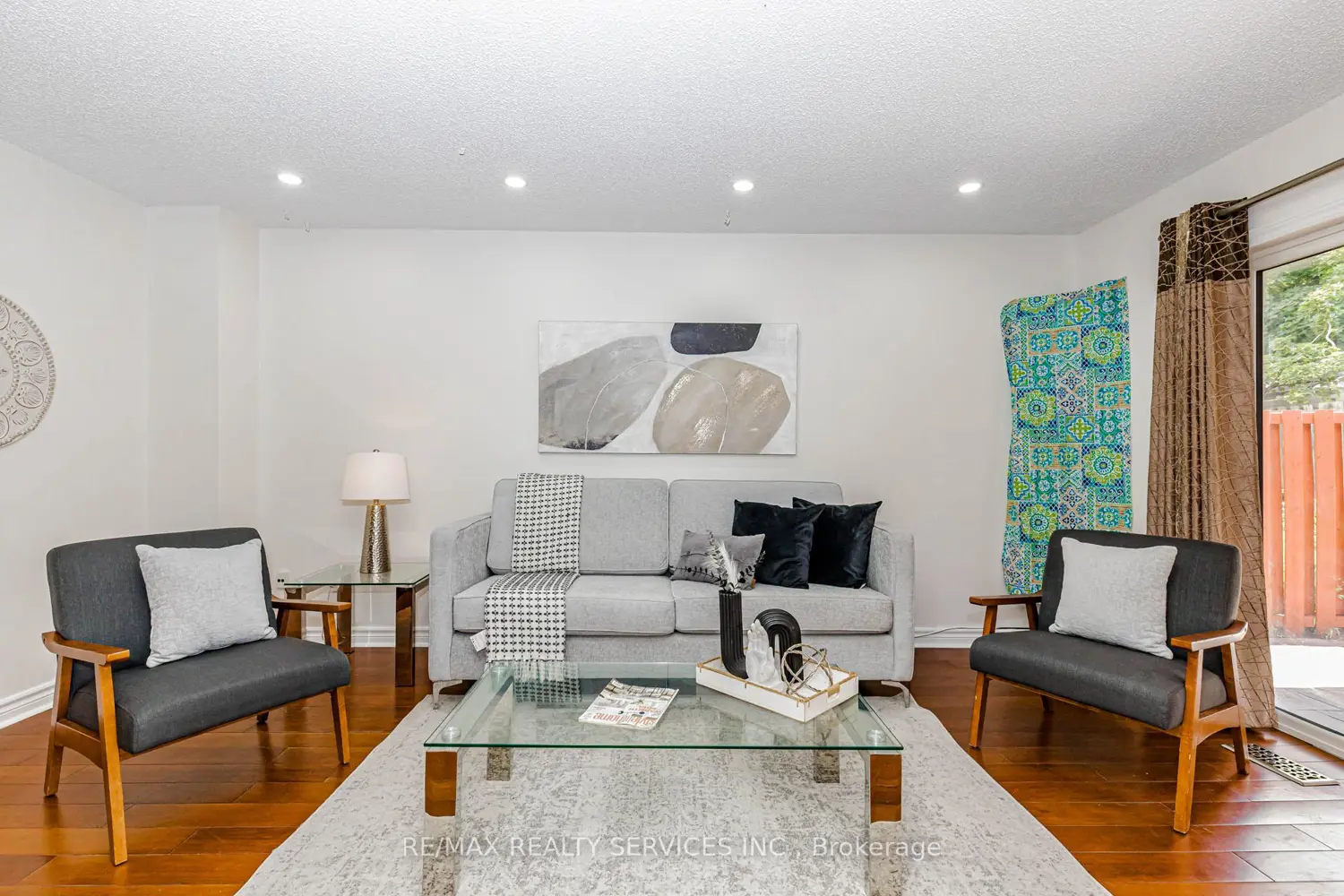 67 Morton Way photo 5