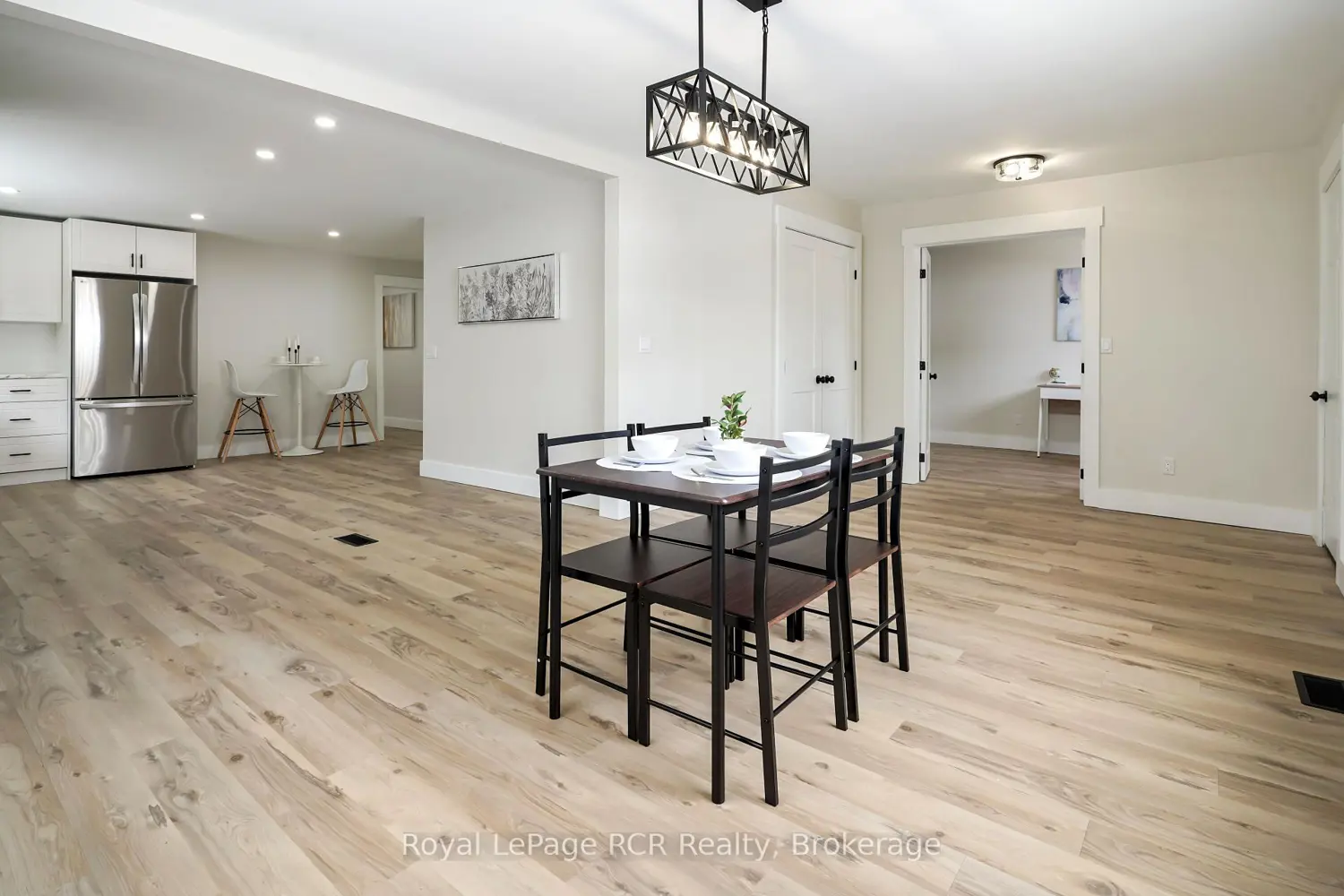 221 Queen Street photo 4