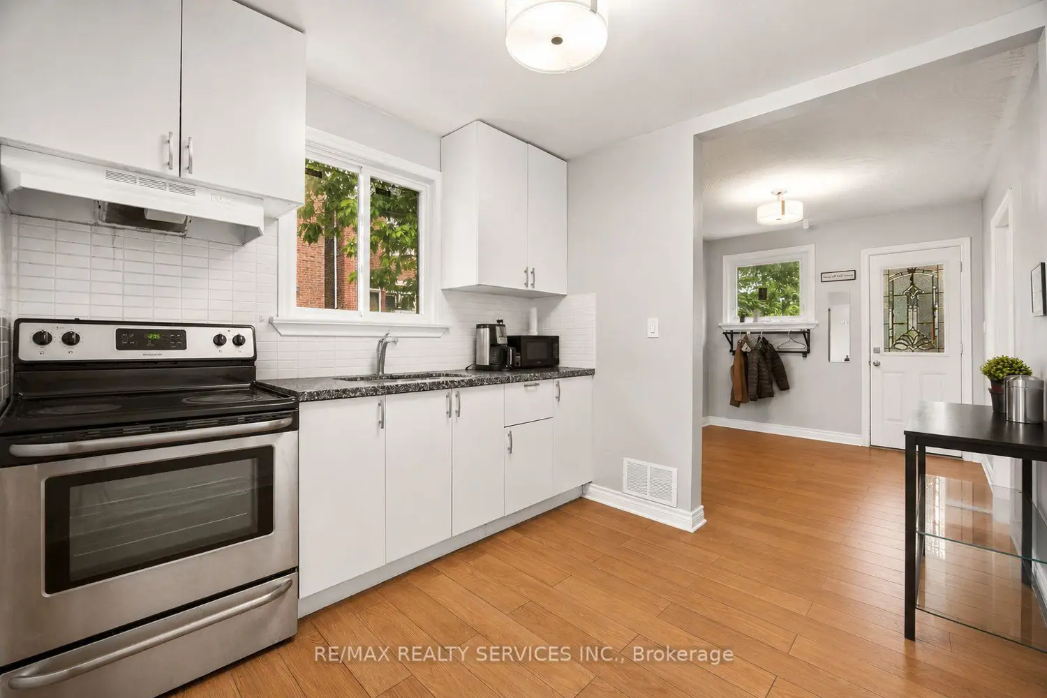 30 Elder Avenue photo 4
