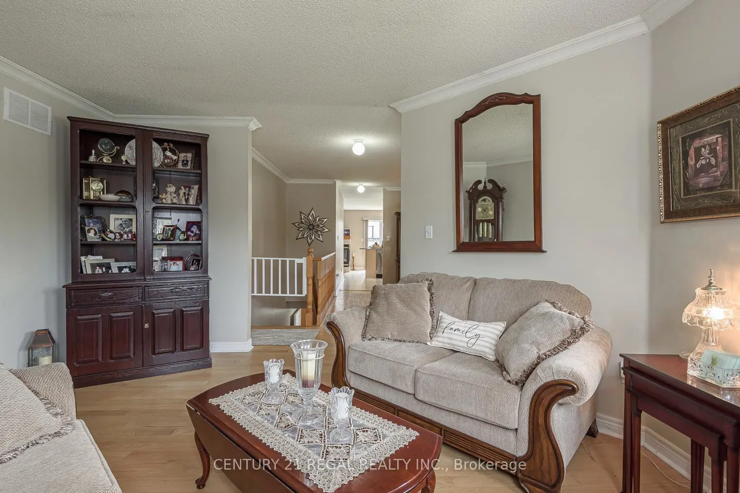 51 Royal Valley Drive photo 3