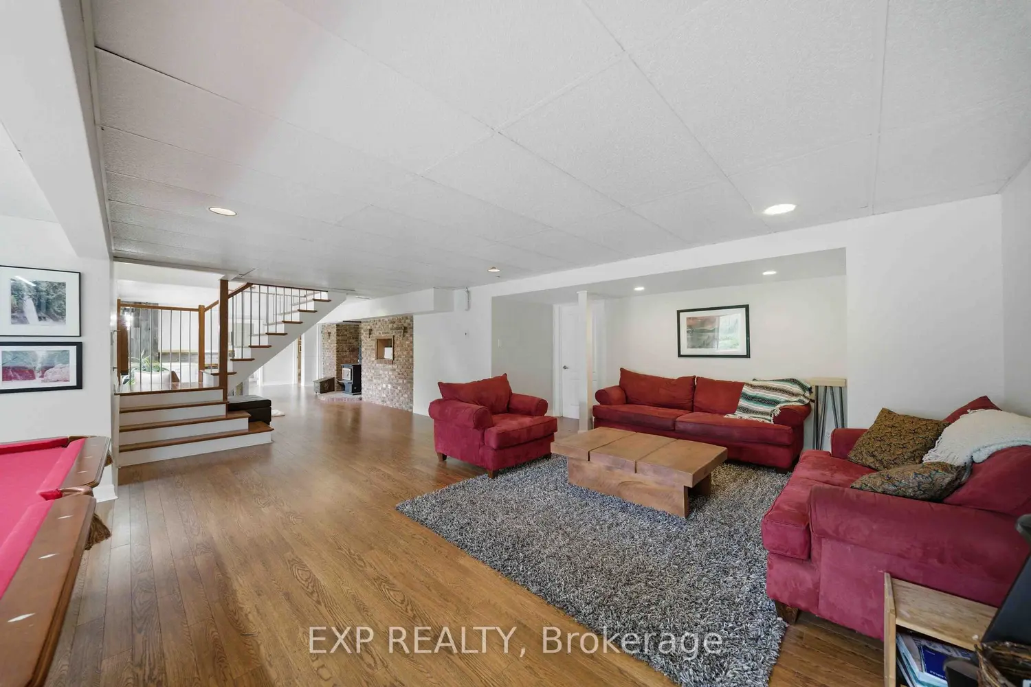 1264 Barnwell Crescent photo 3