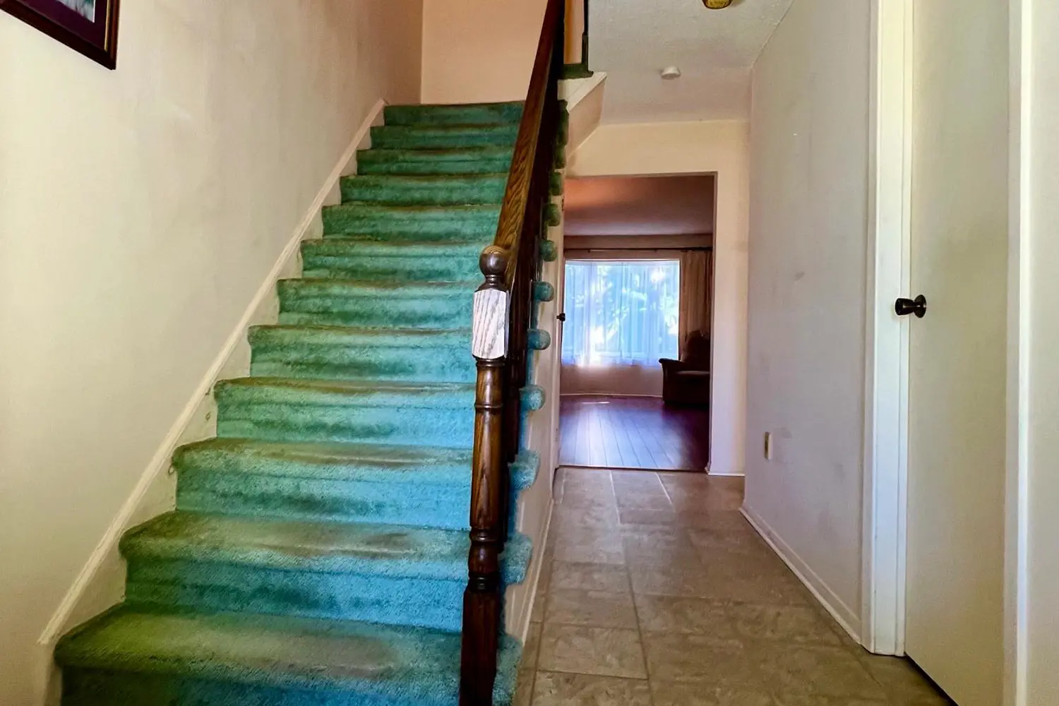 4156 Wheelwright Crescent photo 2