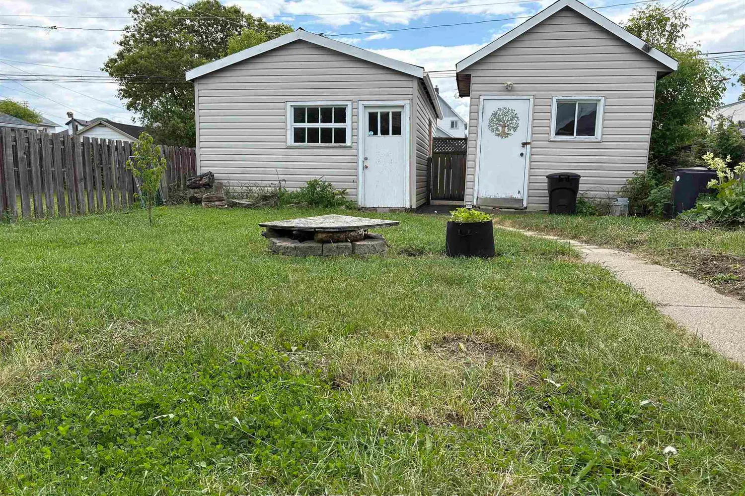 460 Mary Street photo 2
