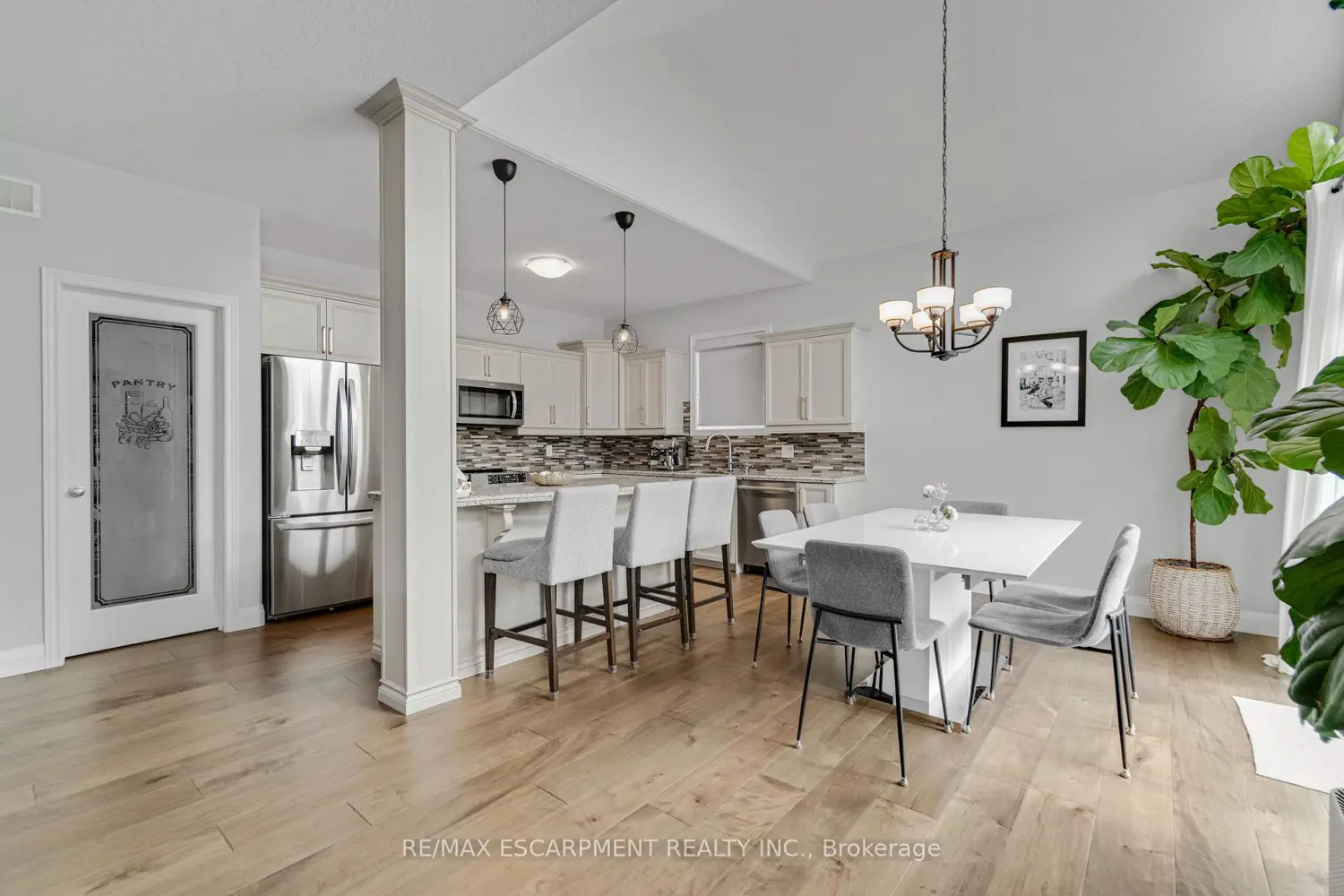 83 Frankfurt Street photo 4