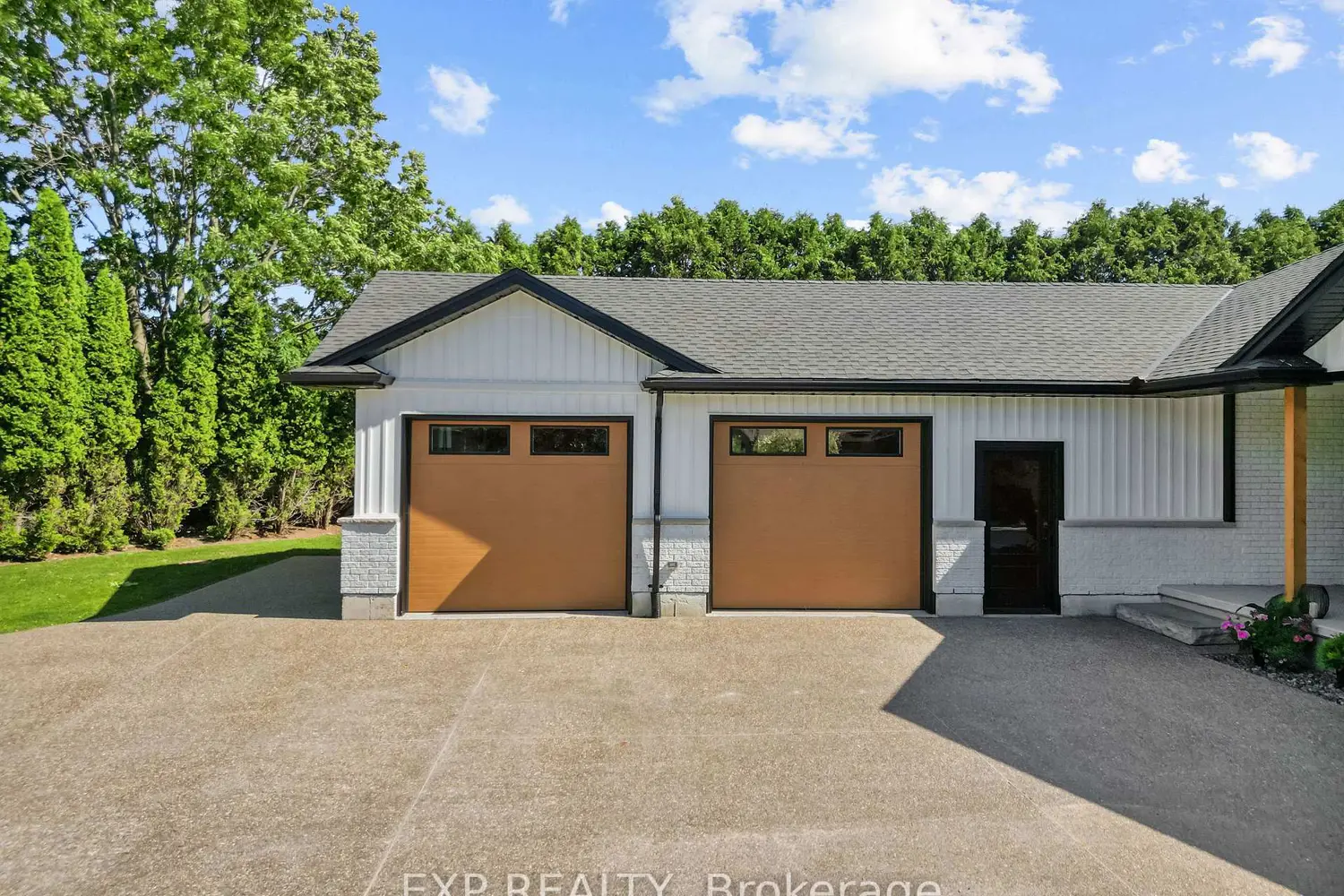 128 Brookfield Street photo 4