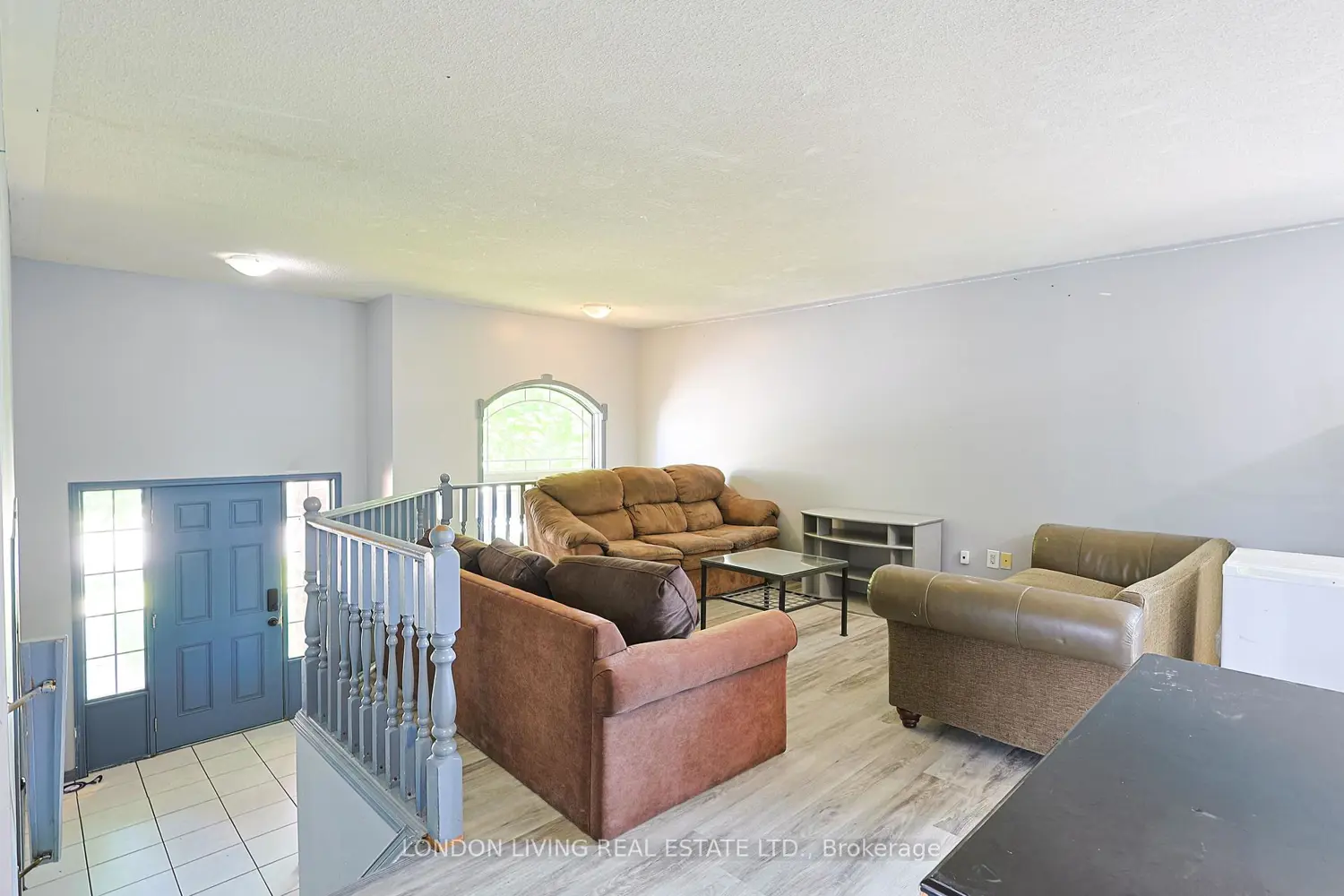 165 Thurman Circle photo 3