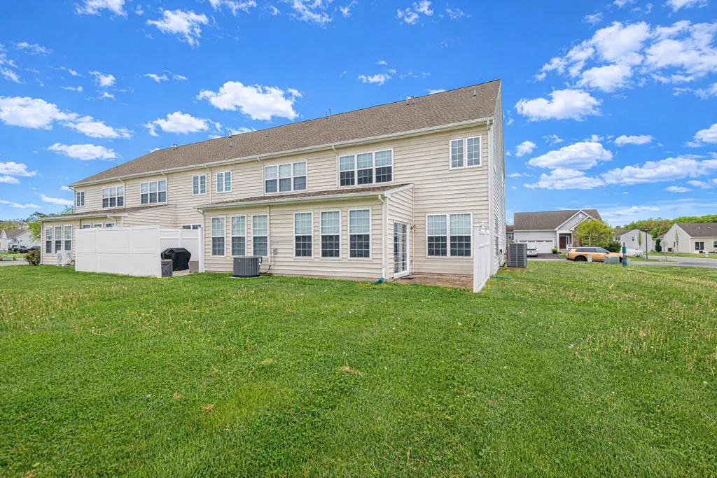 212 W Bourne Way, Millsboro, DE 19966
