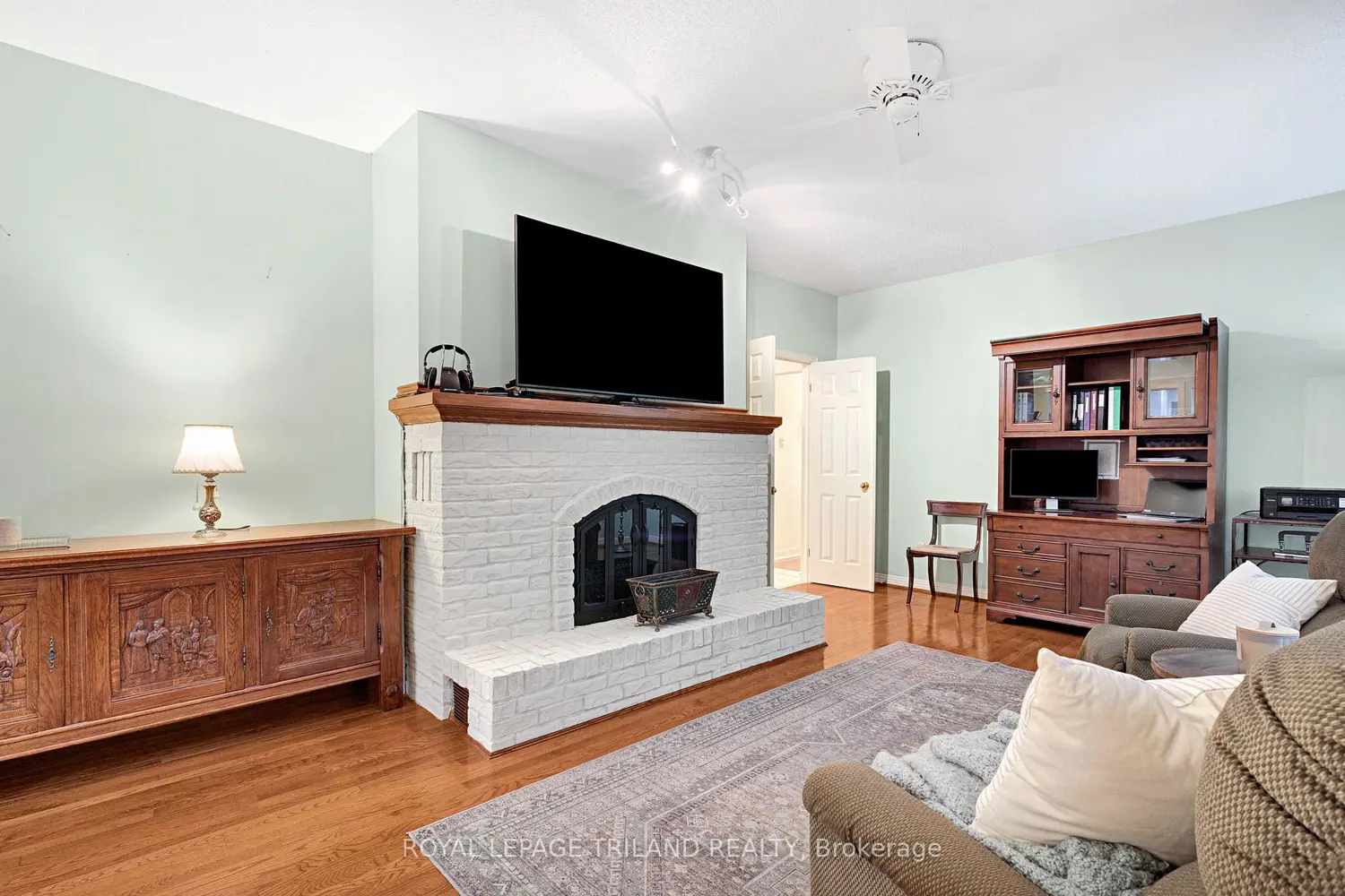 11 Tallwood Circle photo 5