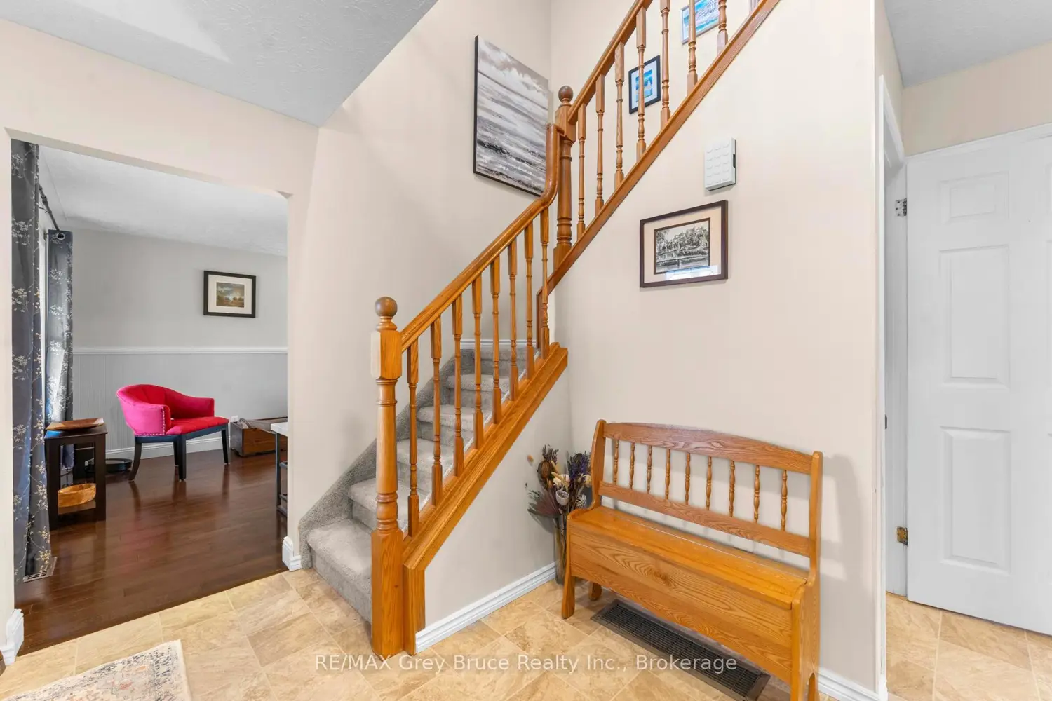112 Mary Avenue photo 5