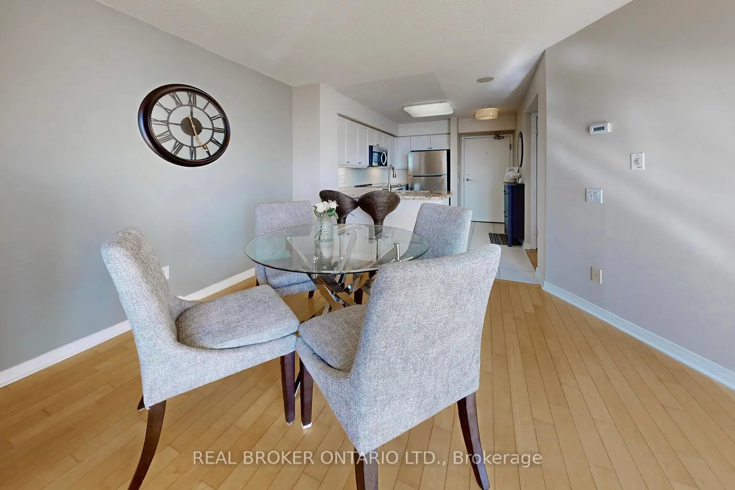 30 Harrison Garden Boulevard 2705 photo 4