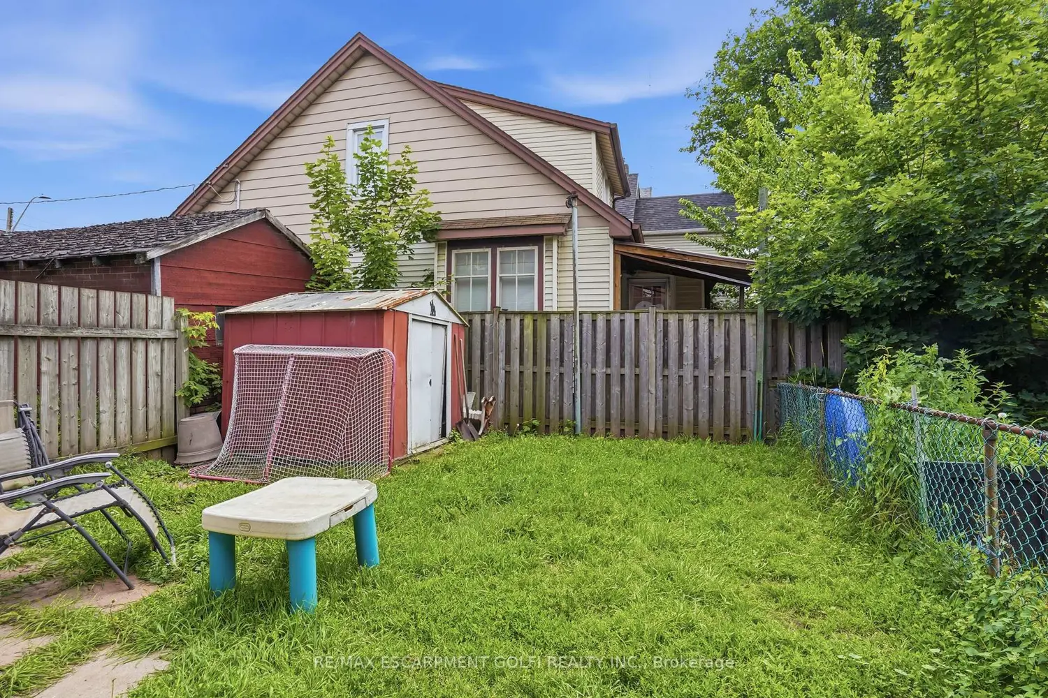 78 Campbell Avenue photo 4