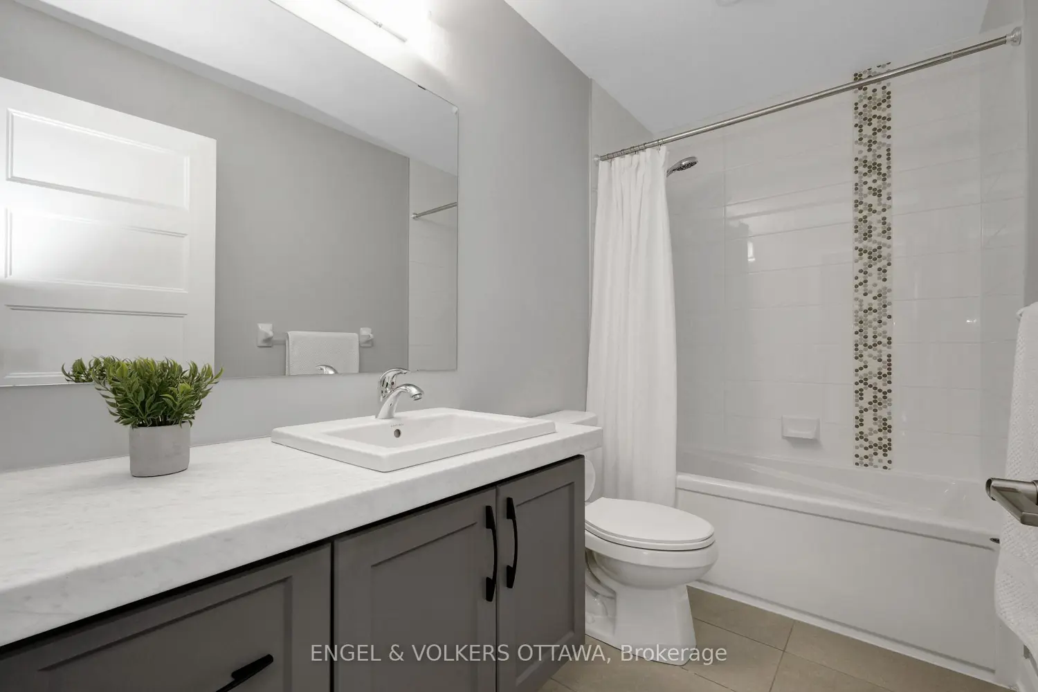 325 Moonlight Drive photo 5