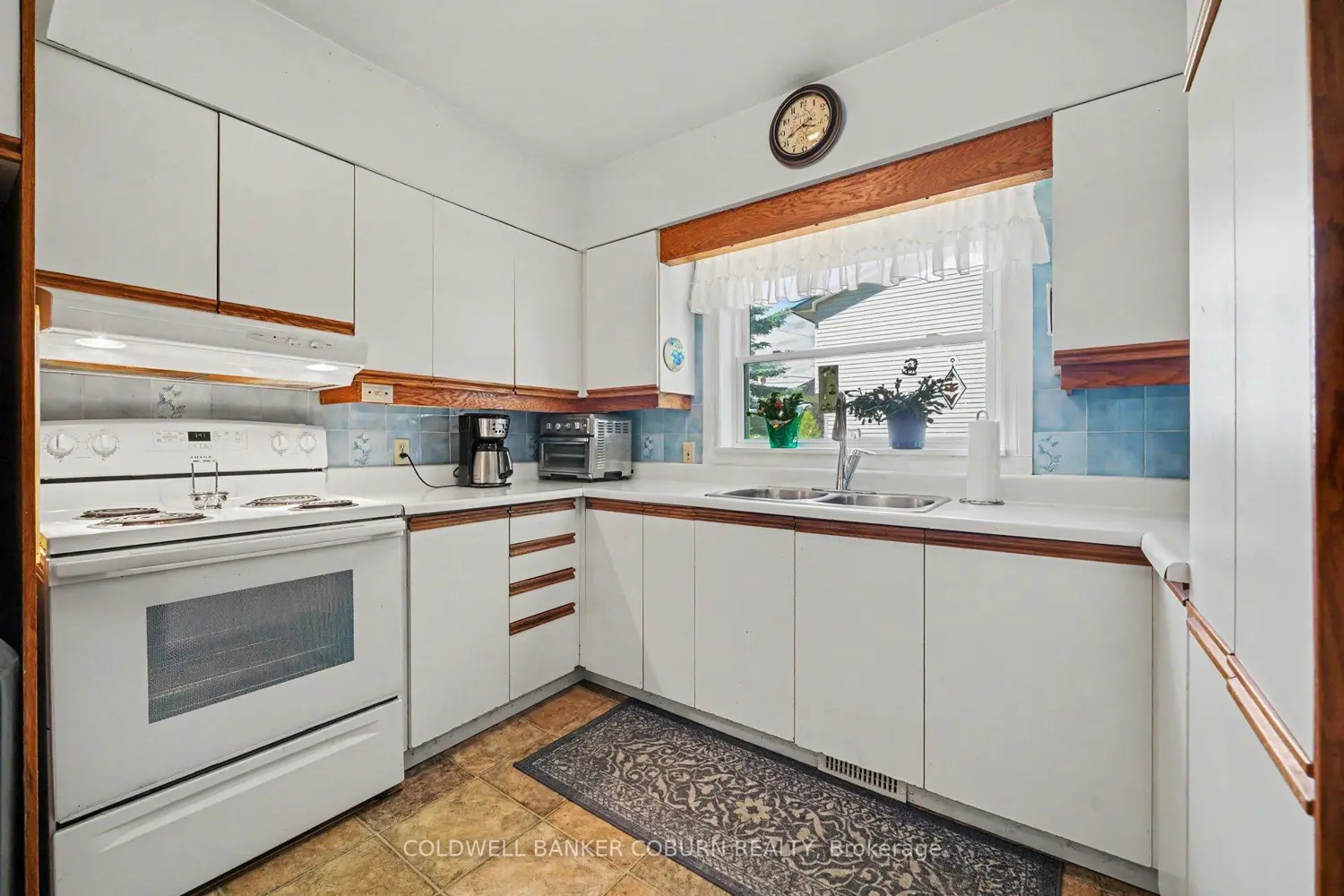 54 Howard Street photo 5