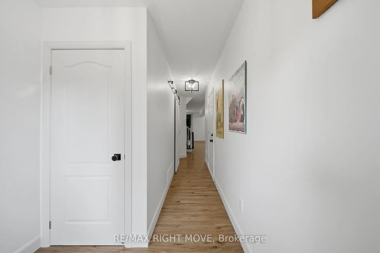 90 Pearl Drive photo 3
