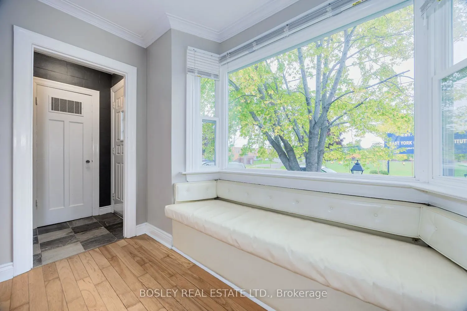 651 Cosburn Avenue photo 3