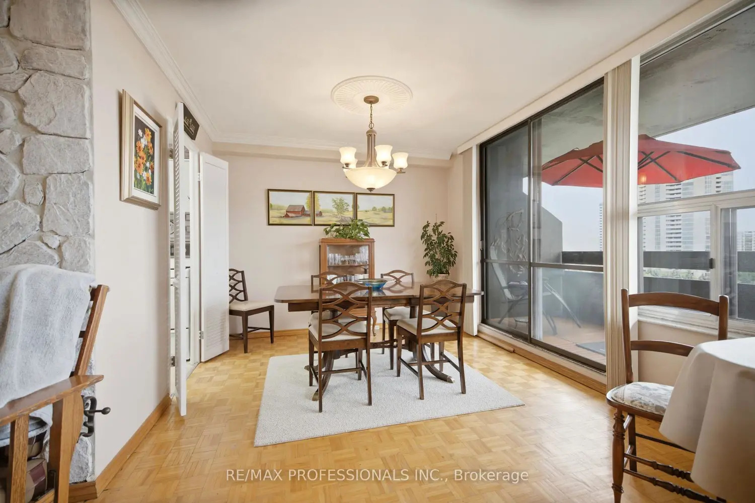 11 Wincott Drive 1208 photo 4