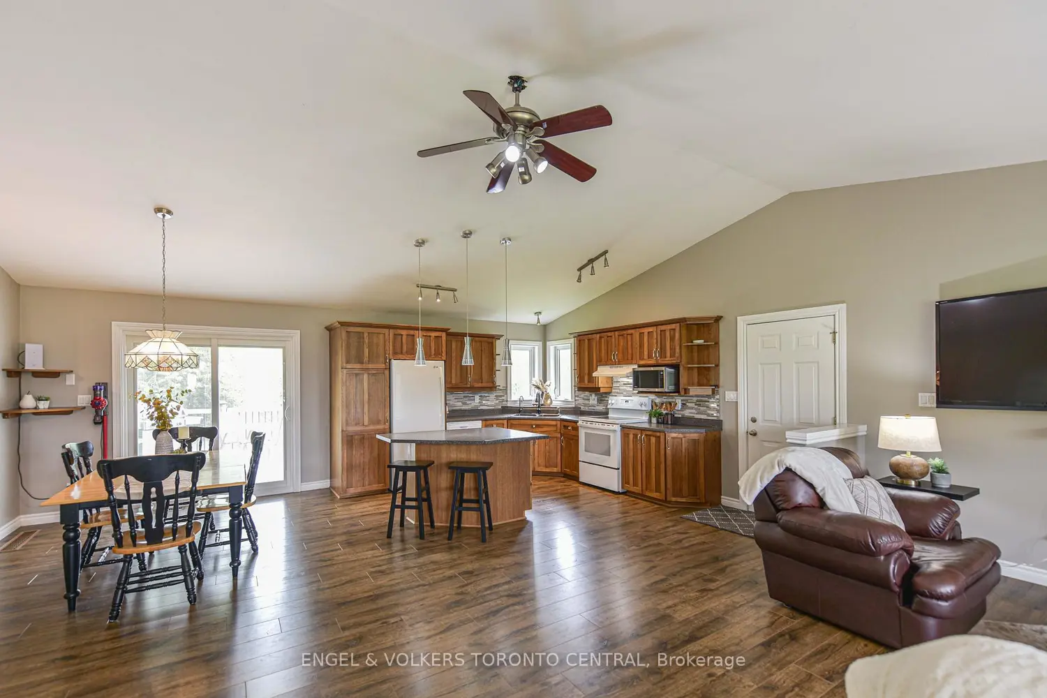 3516 Kirkfield Road photo 4