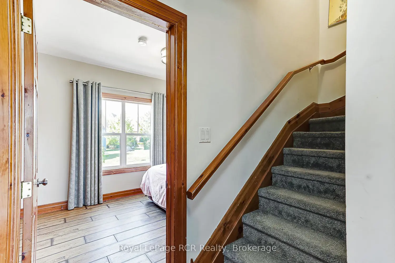 184 Snowbridge Way 211 photo 4