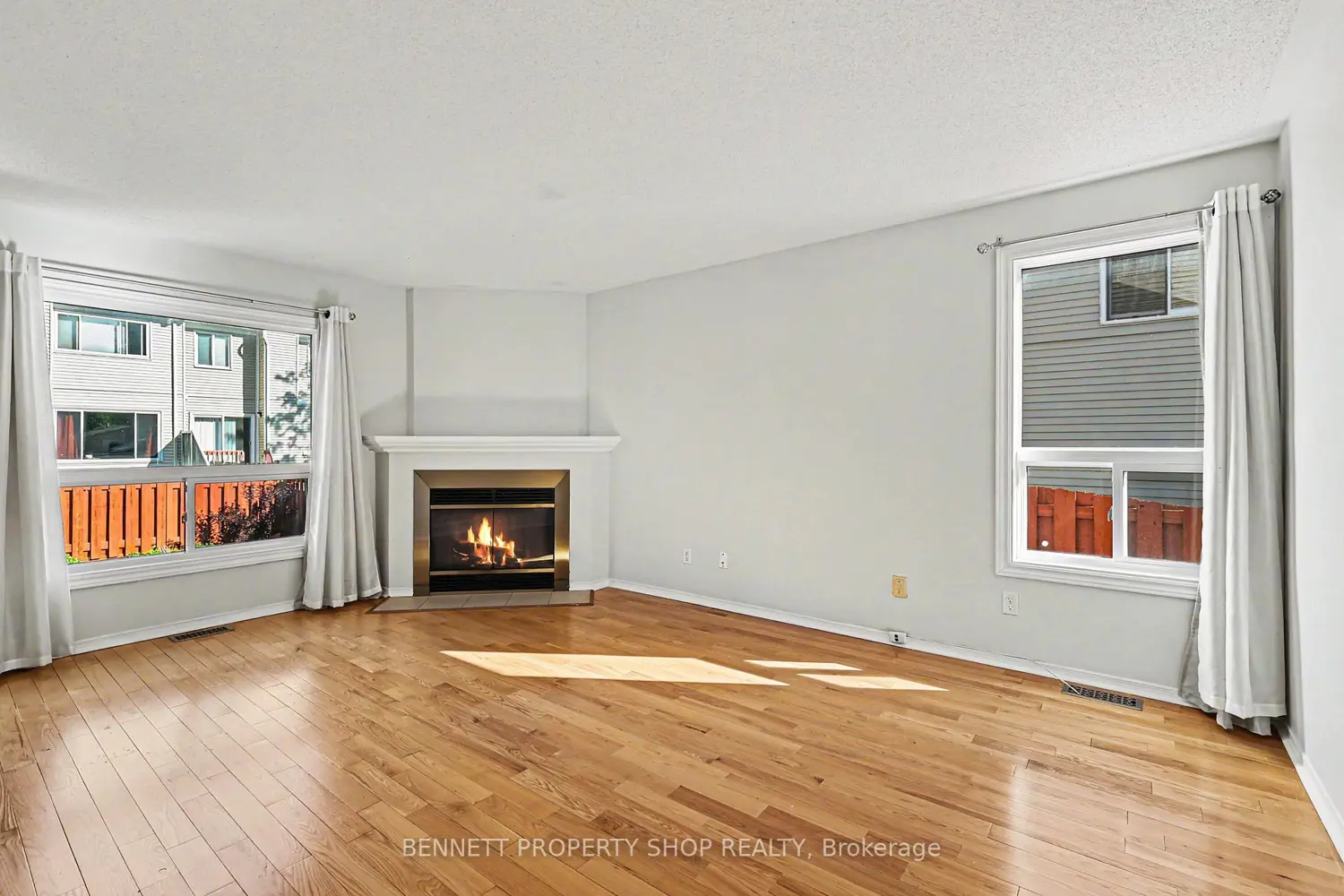 82 Emerald Meadows Drive photo 2
