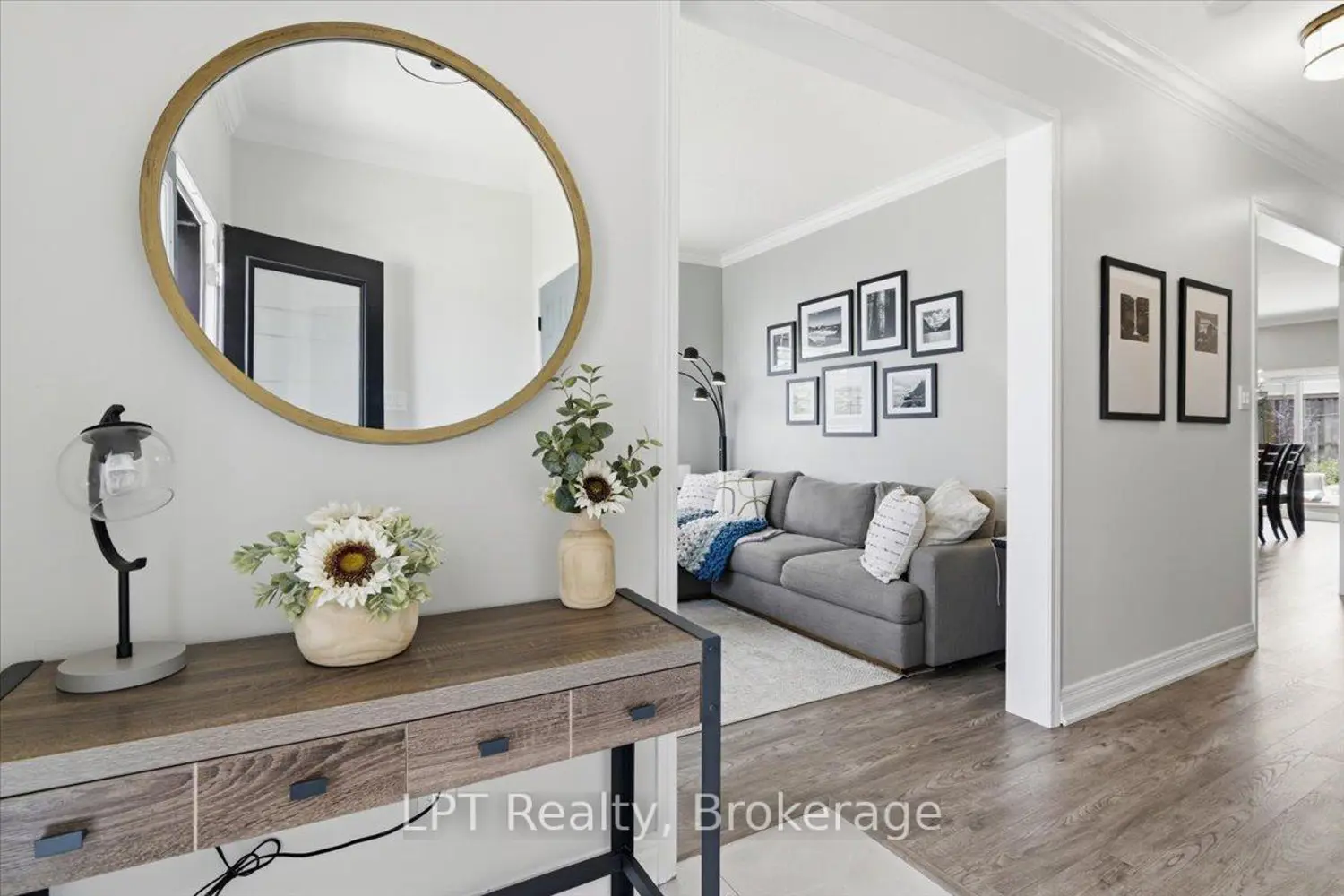 71 Laprade Square photo 3