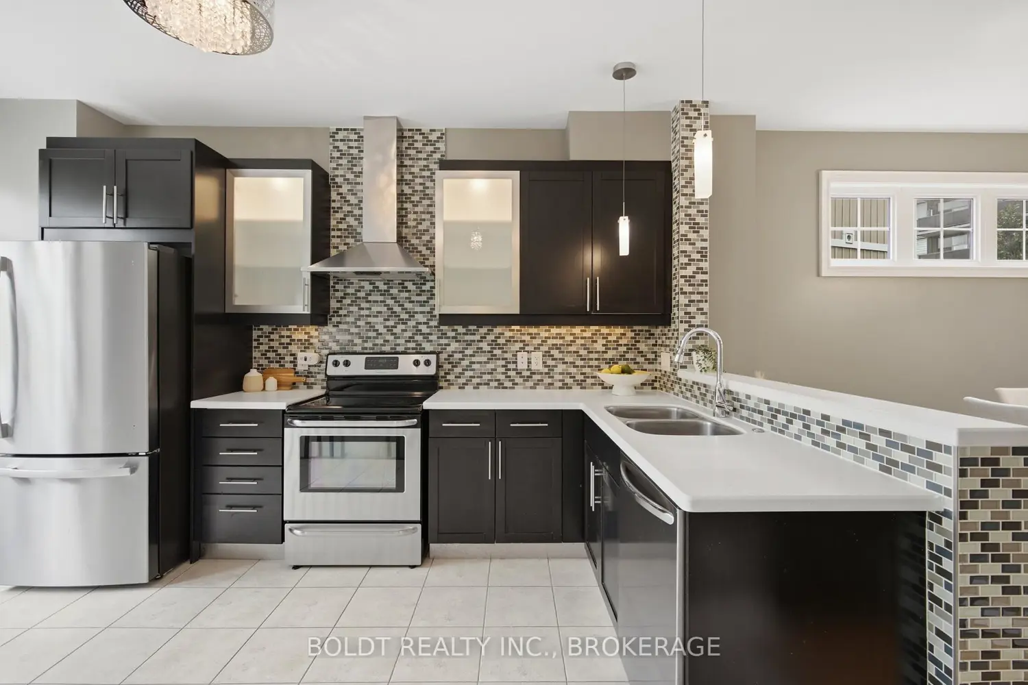 41 Durksen Drive photo 3