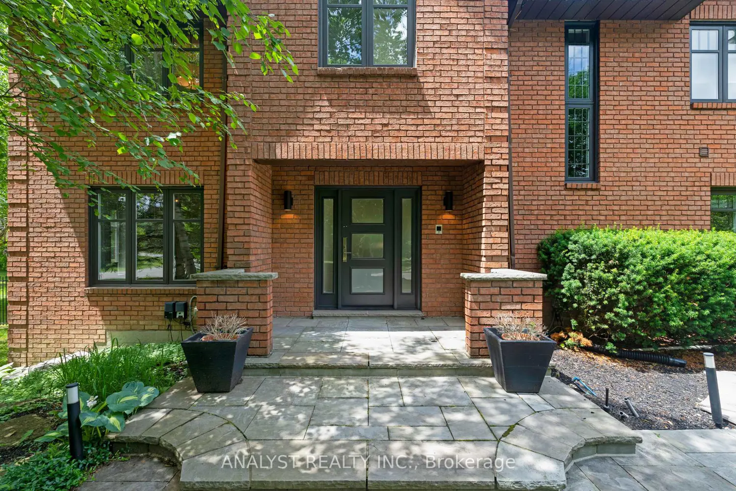 20 Fenyrose Crescent photo 4