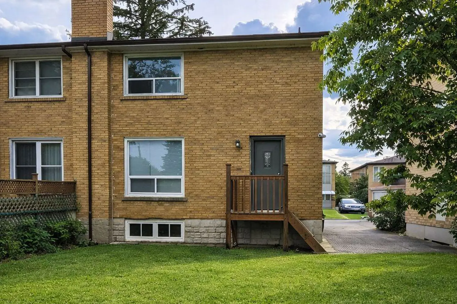21 Garthdale Court photo 2