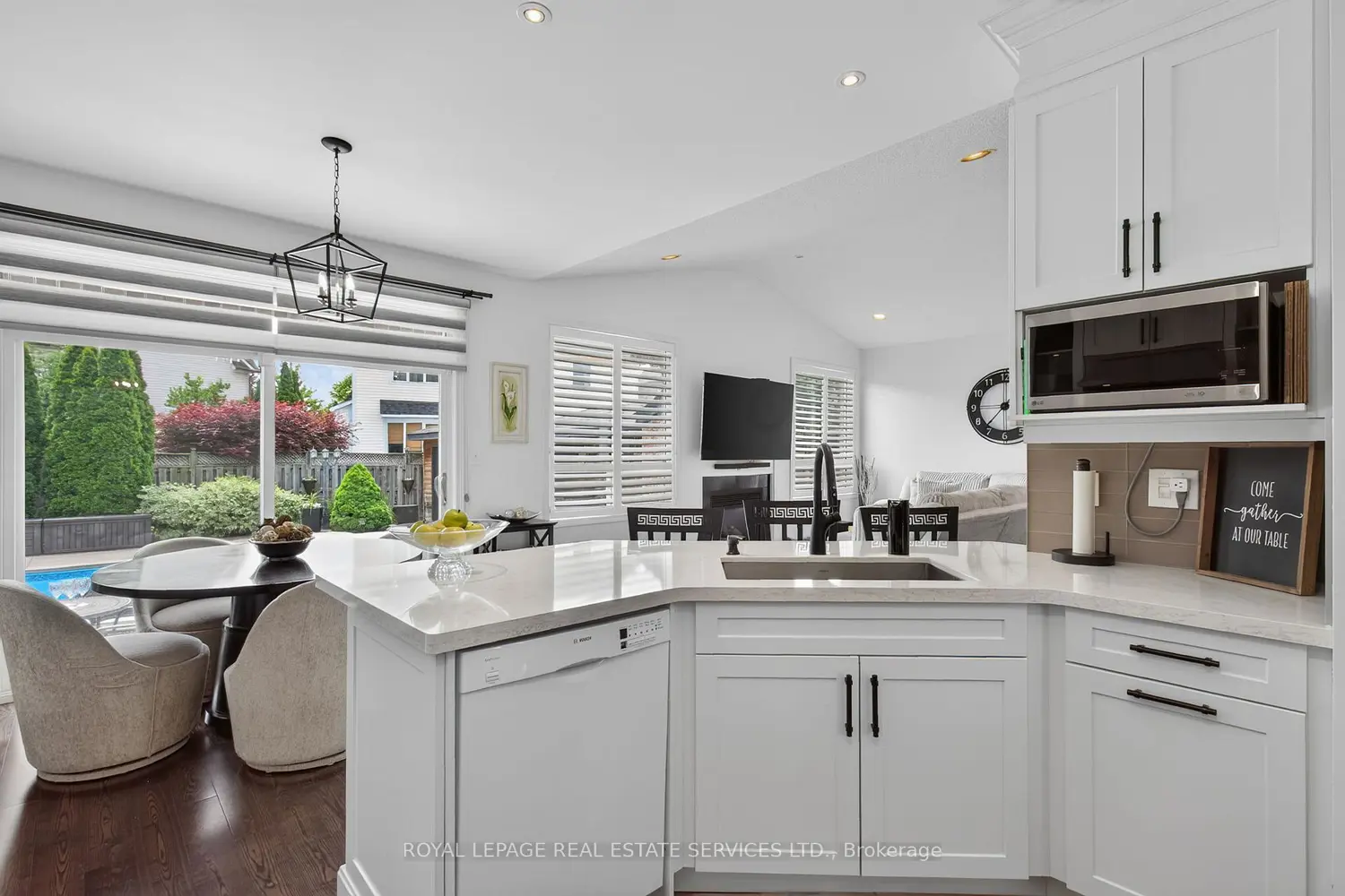 852 Trudeau Drive photo 5