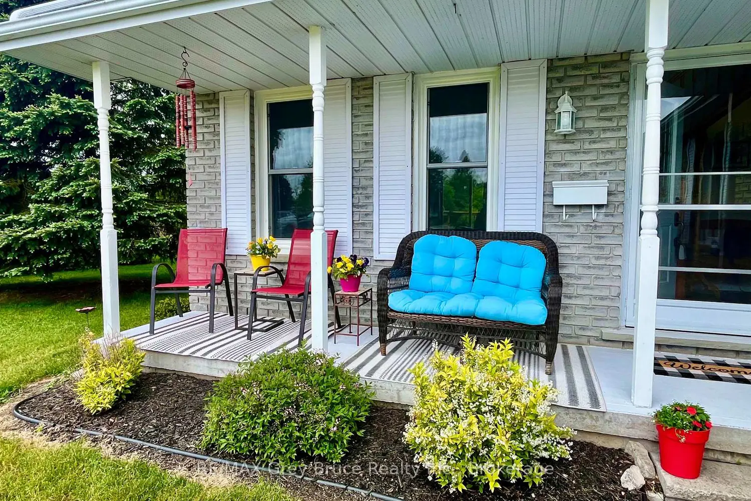 112 Mary Avenue photo 2