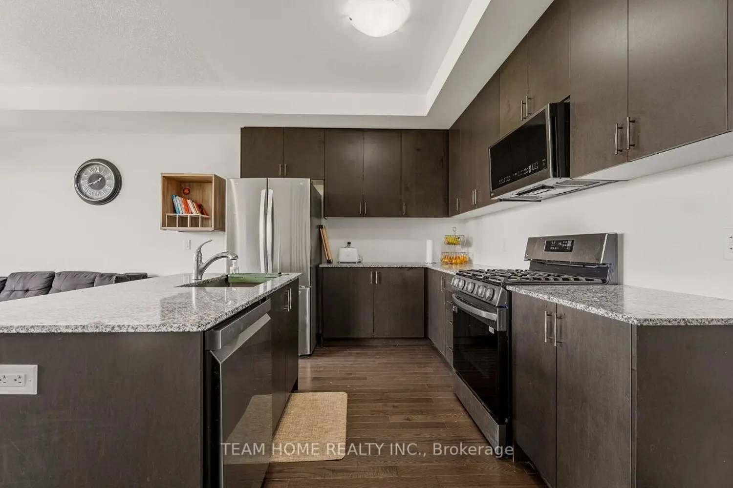356 Bismark Drive photo 3