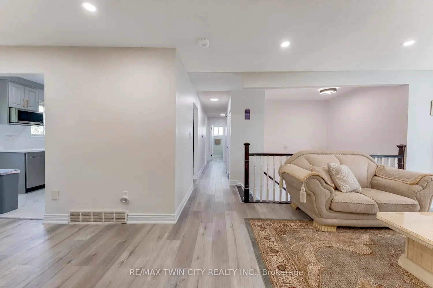 160 Gray Street photo 4