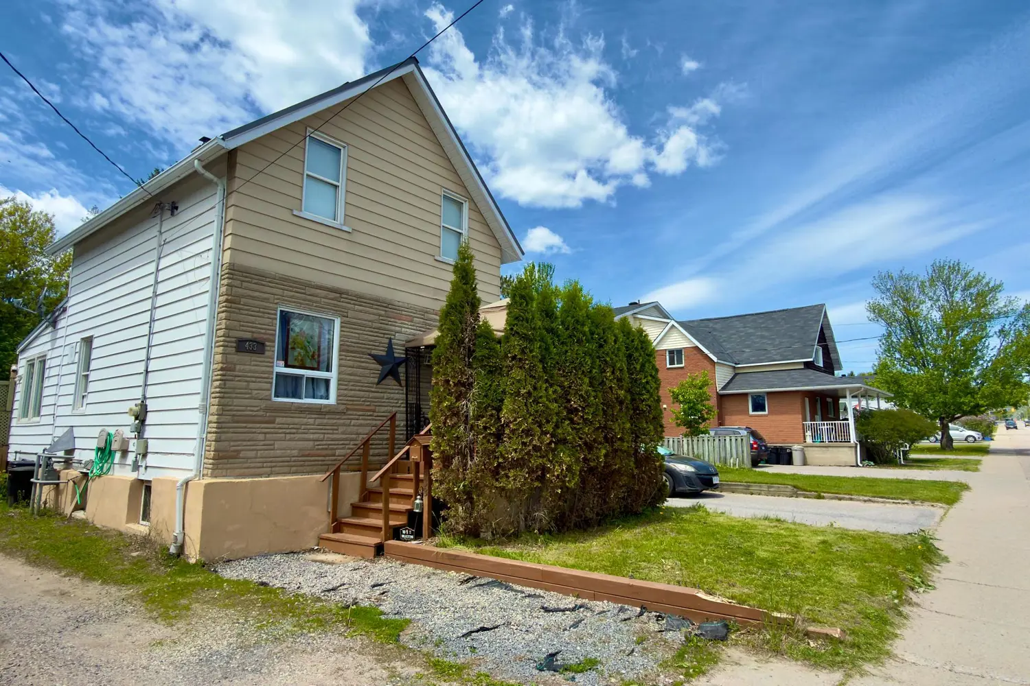 433 O'brien Street photo 2