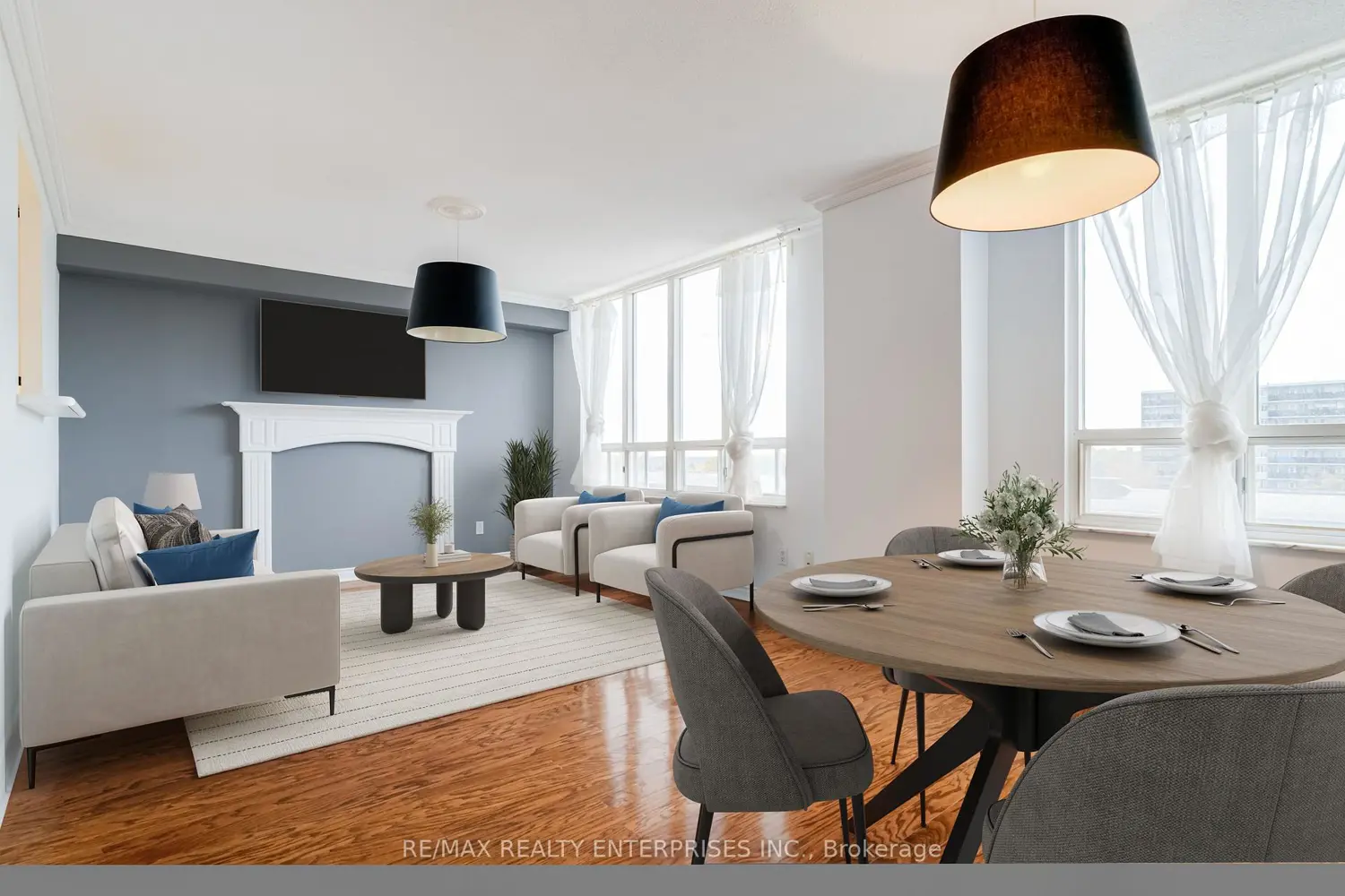 2285 Lake Shore Boulevard 304 photo 2