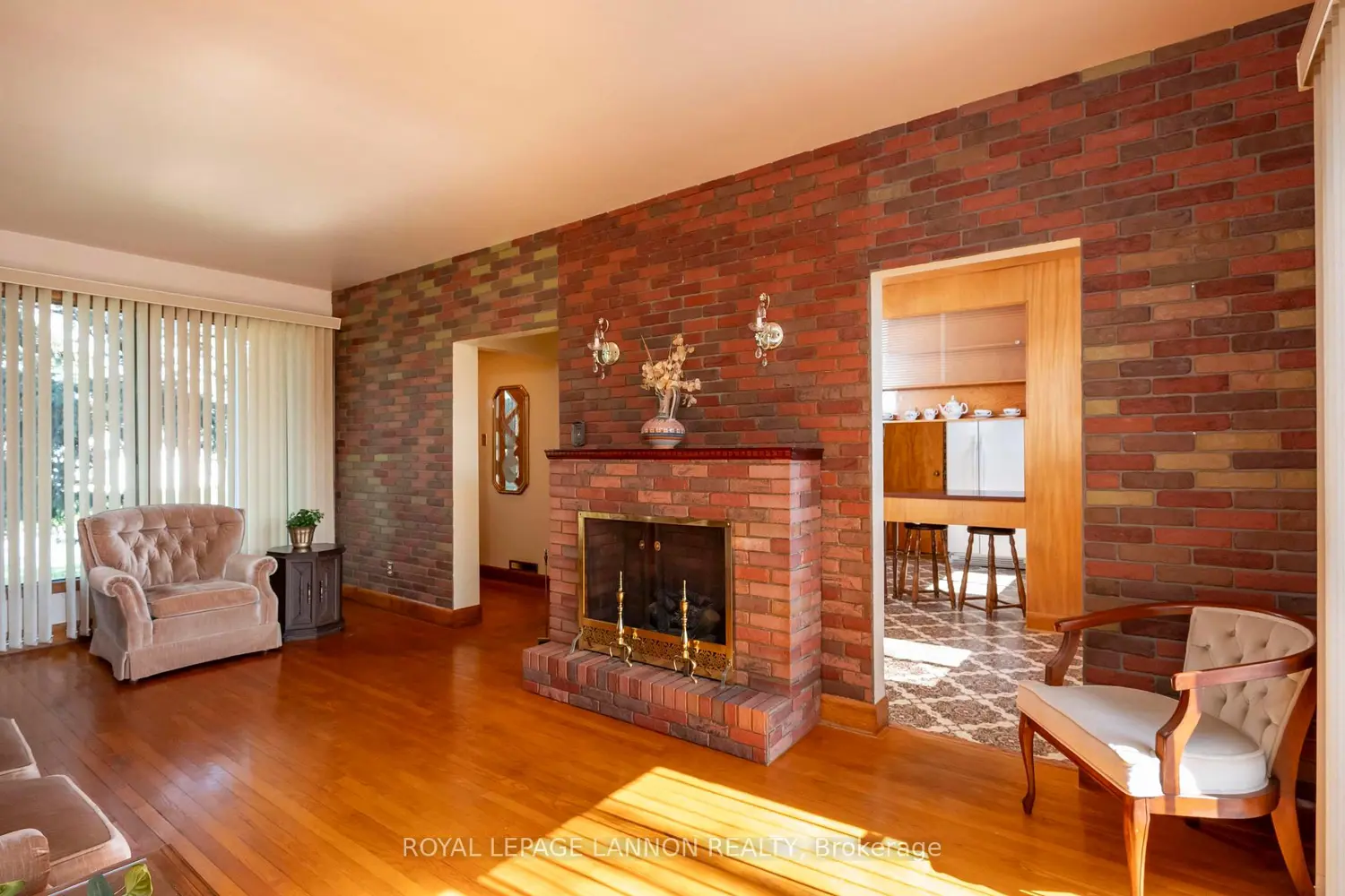 231 Alder Avenue photo 5