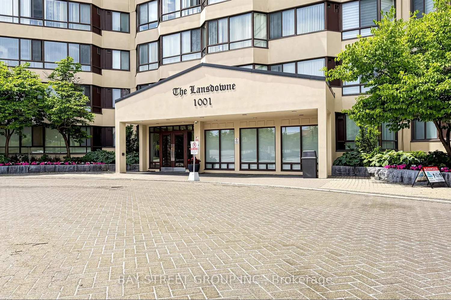 1001 Cedarglen Gate Ph 720