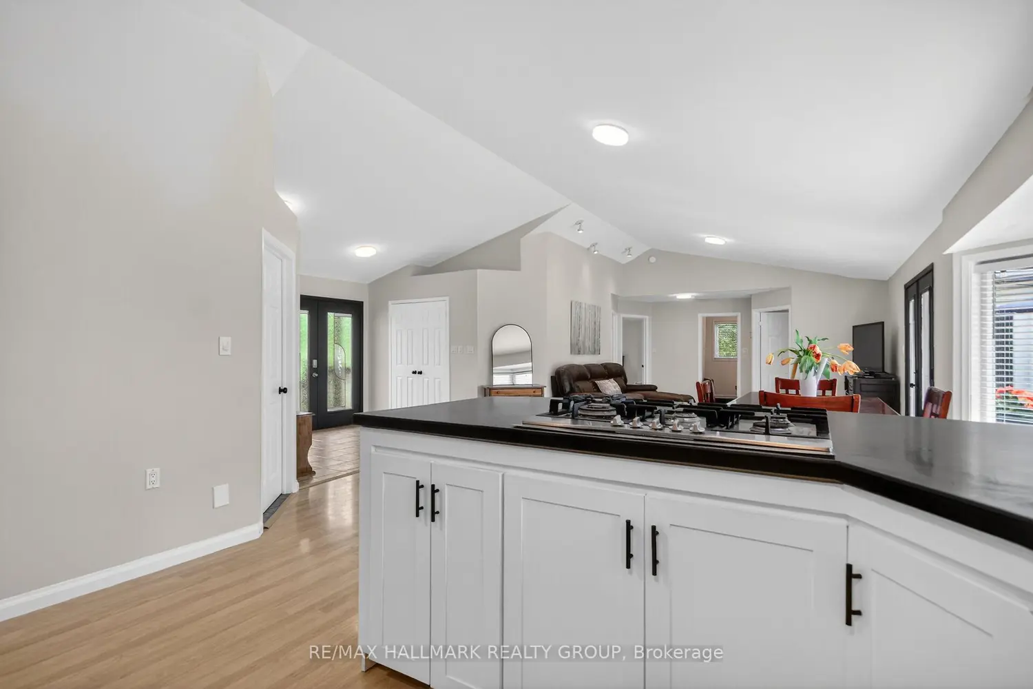 7414 Dawn Tara Drive photo 4