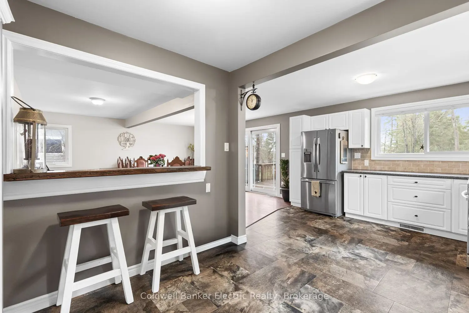 30 Woods Avenue photo 2