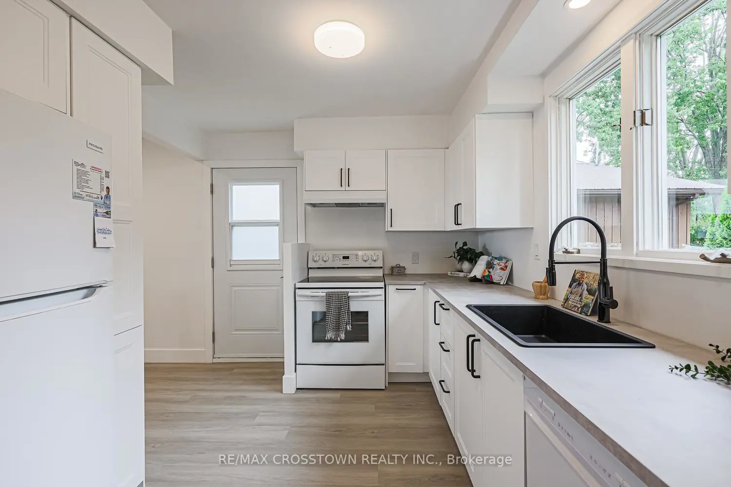 128 Moores Beach Road photo 5