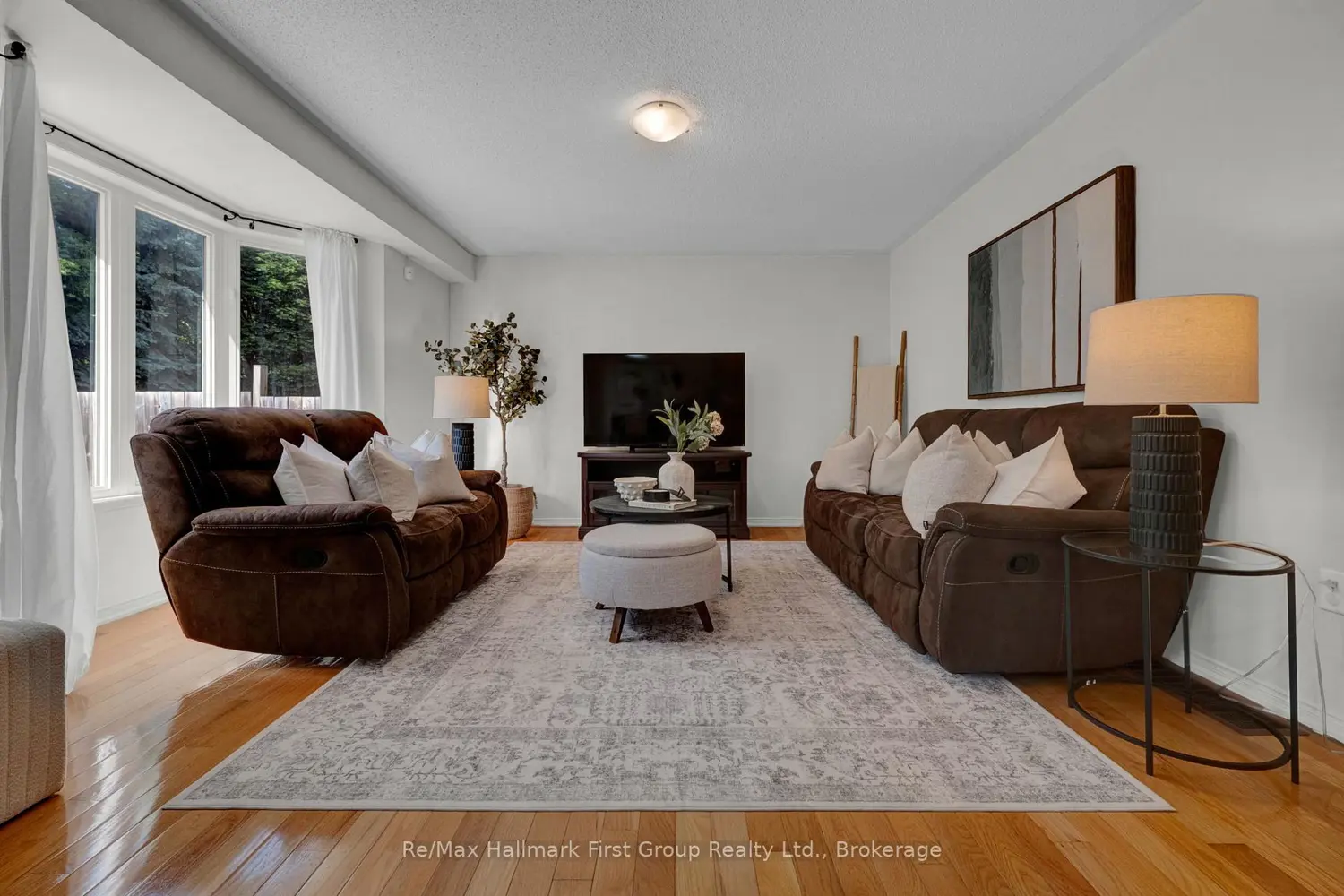 2363 Winlord Place photo 2